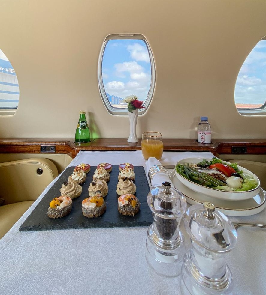Sièges cuir luxe cabine jet privé Atlantic Jet Fly